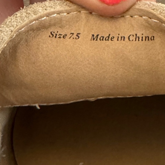 Dolce Vita Elias Flats, Dune Suede, Size 7.5 - Picture 8 of 9